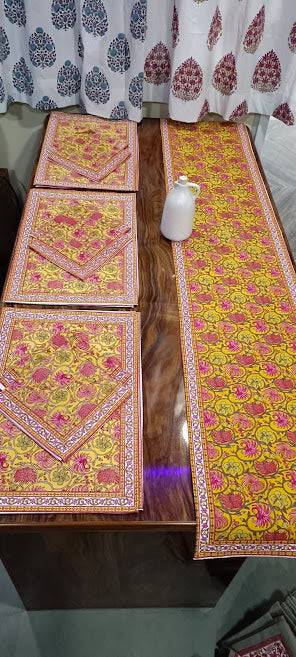 printed table linen
